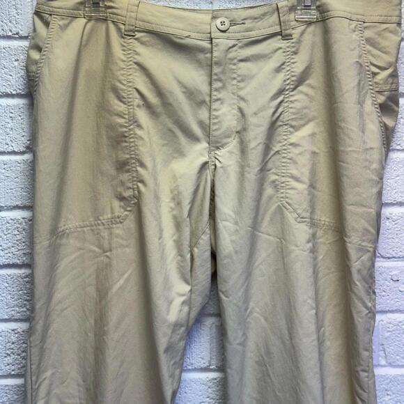 Patagonia Hiking Pants Lightweight Beige Size 14, worn once on a hike. - Picture 4 of 9